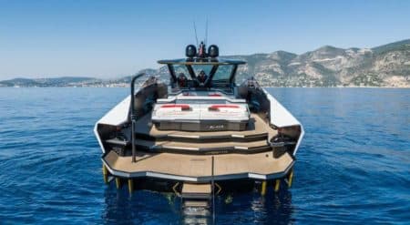 Le charme discret des petits yachts de luxe 2024