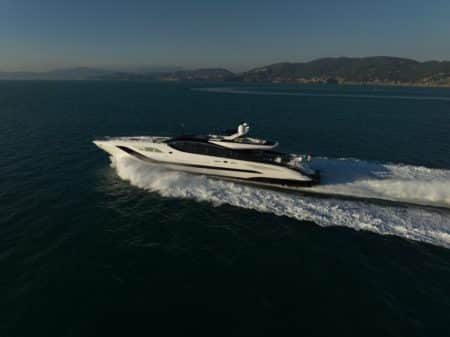 Les réglementations essentielles à l'achat d'un yacht 2024