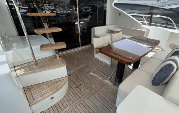 miss bubbles yacht - mangusta 94