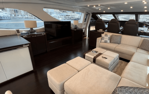 miss bubbles yacht - mangusta 94