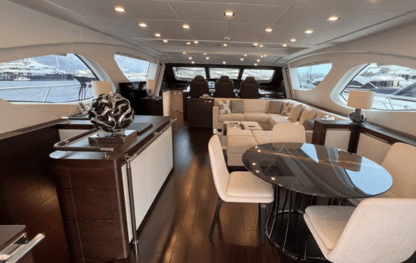 miss bubbles yacht - mangusta 94